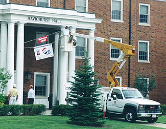 Putting up the welcome sign at 2003 championships
